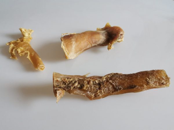 Rinderkopfhautstücke ca. 10-15 cm goldgelb